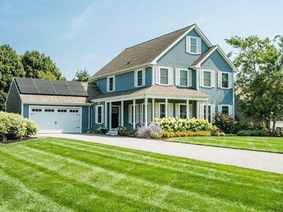 /international/us/24-randolph-way-portsmouth-ri-110107437975/