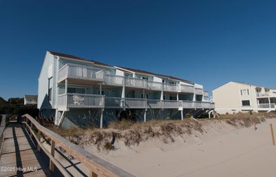/international/us/1207-sand-dollar-court-kure-beach-nc-110106706906/