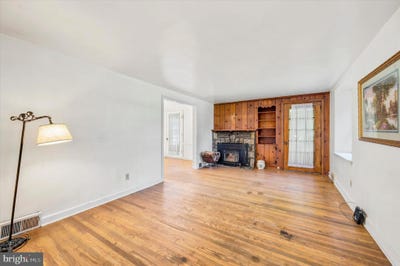 /international/us/724-johns-lane-ambler-pa-110108537452/
