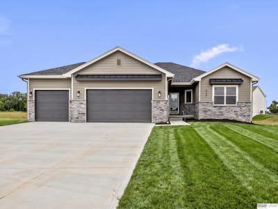 /international/us/6201-n-207th-street-elkhorn-ne-110119955941/