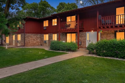 /international/us/3182-justin-court-appleton-wi-110108751827/