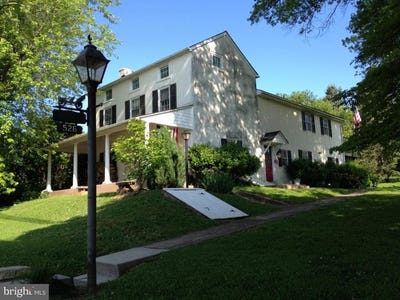 /international/us/526-egypt-road-phoenixville-pa-110107516805/