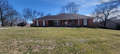 /international/us/538-brown-circle-drive-osawatomie-ks-110105971190/