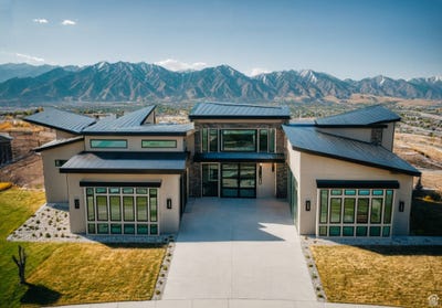/international/us/14171-s-summit-top-herriman-ut-110099307199/