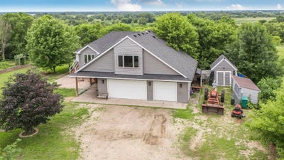 /international/us/33381-743rd-avenue-south-haven-mn-110119412073/
