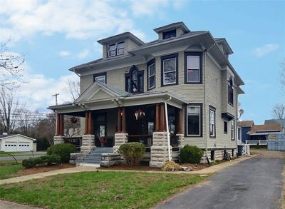 /international/us/38-center-street-waterloo-ny-110107229334/