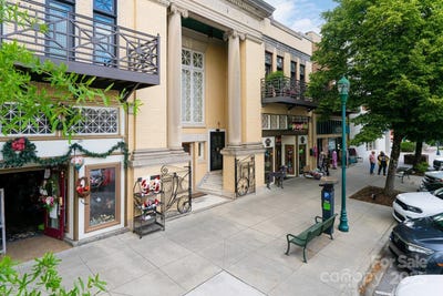 /international/us/231-n-main-street-hendersonville-nc-110100028968/