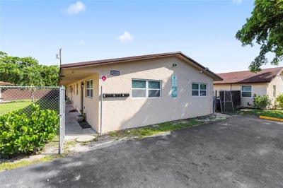 /international/us/233-nw-12th-court-pompano-beach-fl-110106476443/