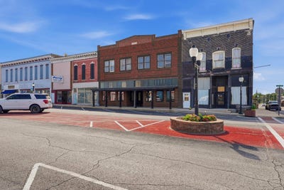 /international/us/204-s-broadway-salisbury-mo-110110017671/