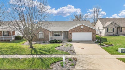 /international/us/609-pheasant-run-road-tuscola-il-110106930929/