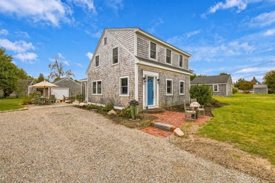 /international/us/33-pleasant-street-west-dennis-ma-110120422603/