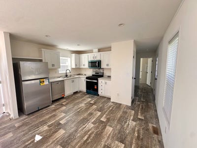 /international/us/10601-hulser-rd-utica-ny-110109397849/
