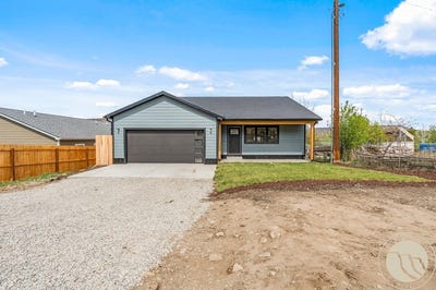 /international/us/2-avis-street-absarokee-mt-110107939811/