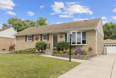 /international/us/679-n-west-road-lombard-il-110108692959/