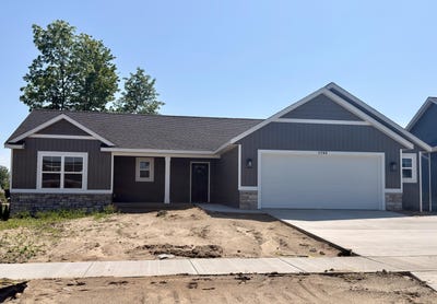 /international/us/11760-everett-avenue-allendale-mi-110108337099/