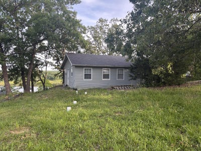 /international/us/25211-county-road-327-urbana-mo-110108585549/