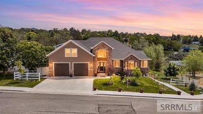 /international/us/1600-surprise-valley-road-pocatello-id-110108477095/