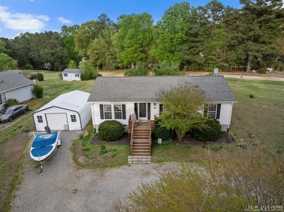 /international/us/48-longwood-drive-bracey-va-110107051611/