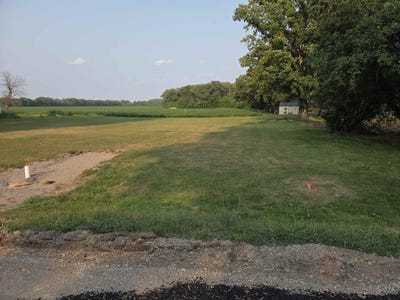 /international/us/clairville-road-oshkosh-wi-110109659661/