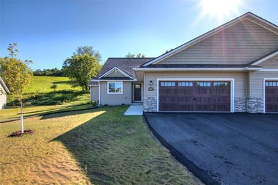 /international/us/3882-nicholas-dr-avenue-se-menomonie-wi-110094820146/?lang=en