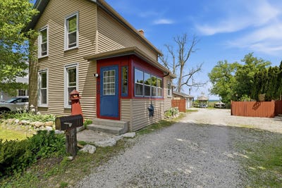 /international/us/613-n-4-st-manitowoc-wi-110108544499/