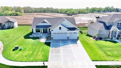 /international/us/1438-montauk-road-troy-il-110105416436/