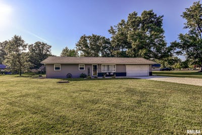 /international/us/1208-brantley-road-taylorville-il-110100948880/