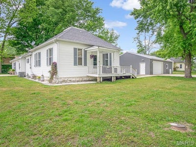 /international/us/309-s-5th-street-coulterville-il-110107818811/