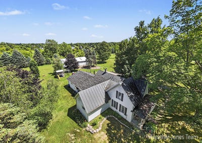 /international/us/8960-myers-lake-avenue-ne-rockford-mi-110109109467/