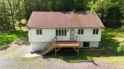 /international/us/371-ridge-circle-cresco-pa-110100680520/