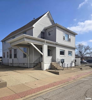 /international/us/515-elizabeth-street-pekin-il-110106671823/