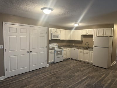 /international/us/240-geri-lane-richmond-ky-110108806392/