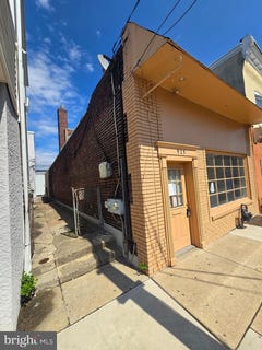 /international/us/925-market-street-marcus-hook-pa-110107796945/