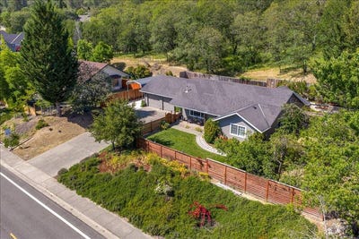 /international/us/1180-nw-f-street-grants-pass-or-110107964210/