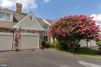 /international/us/56-longview-circle-berwyn-pa-110101123985/