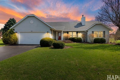 /international/us/3800-twin-oaks-drive-wonder-lake-il-110107463829/