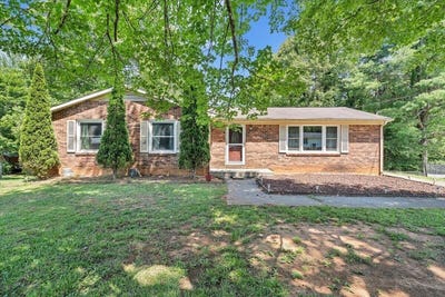 /international/us/390-rakes-rd-rocky-mount-va-110108639021/