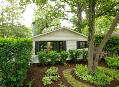 /international/us/26-e-woodland-road-lake-bluff-il-110108737248/