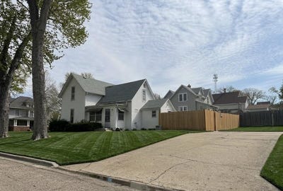 /international/us/700-main-st-akron-ia-110107716294/