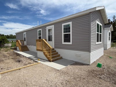 /international/us/1611-6th-avenue-e-alexandria-mn-110108806260/