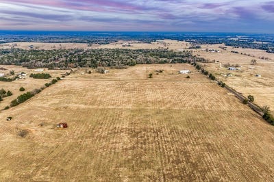 /international/us/10444-county-road-318-caldwell-tx-110106468528/