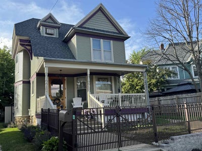 /international/us/621-prospect-avenue-janesville-wi-110100419353/