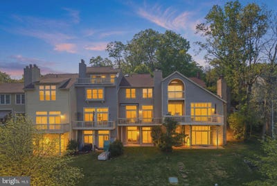 /international/us/11163-lake-chapel-lane-reston-va-110107689270/
