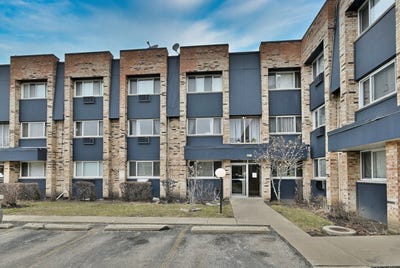 /international/us/8637-1-2-w-foster-avenue-chicago-il-110108473520/