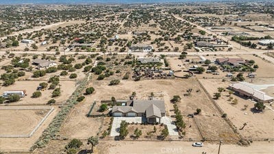/international/us/12771-elm-street-oak-hills-ca-110101349853/?lang=zh-tw
