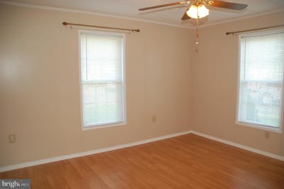 /international/us/18-asheton-lane-souderton-pa-110099540147/
