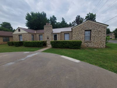 /international/us/2627-bismarck-street-vernon-tx-110110237192/