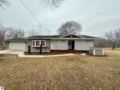 /international/us/6329-n-lumberjack-road-riverdale-mi-110106176530/