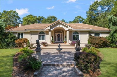 /international/us/22-brook-view-drive-scituate-ri-110107554569/