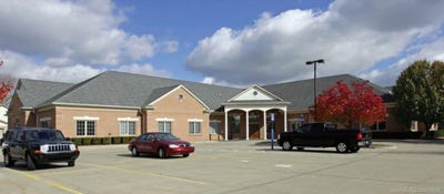 /international/us/38550-garfield-road-clinton-township-mi-110104140106/